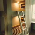 Fabrication et pose sur mesure d'un ensemble lit superposé et son bureau intégré